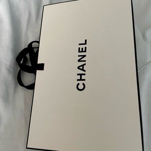 🚫 SOLD ON MARKET PLACE FB🚫 COCO MADEMOISELLE
Eau de Parfum Spray 100ml/3.40 Oz